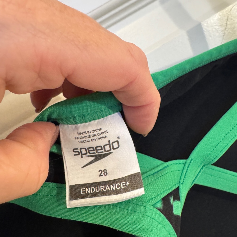 Speedo Endurance  size 2  (28) green and black competitive swimming one piece - Picture 4 of 8